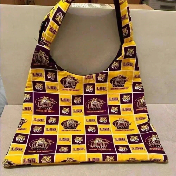LSU Quilted Bag - With Sash. Beautiful
Handmade, Never Used. Smoke free home - Picture 7 of 12